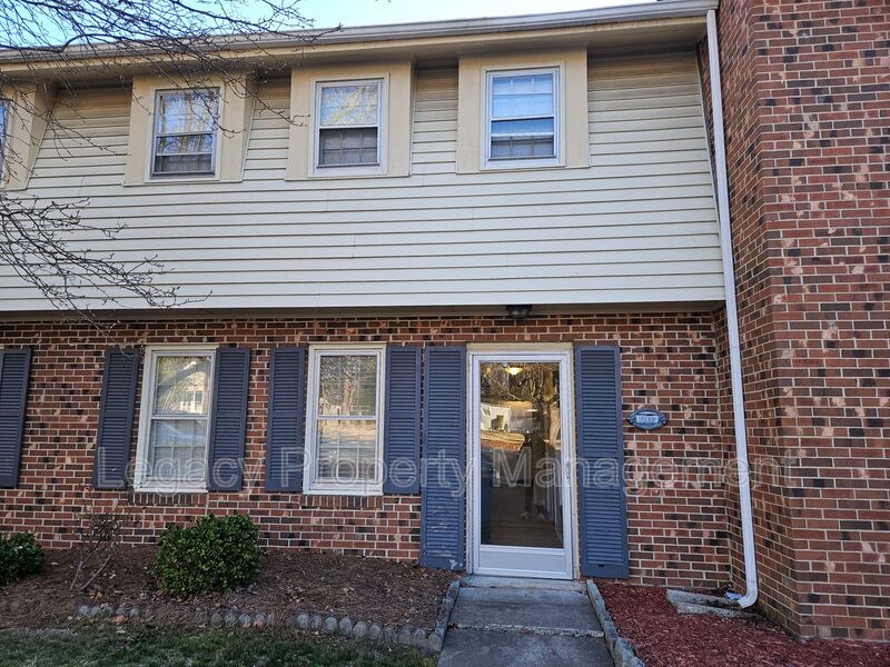 Burlington House: 514 Peele Street