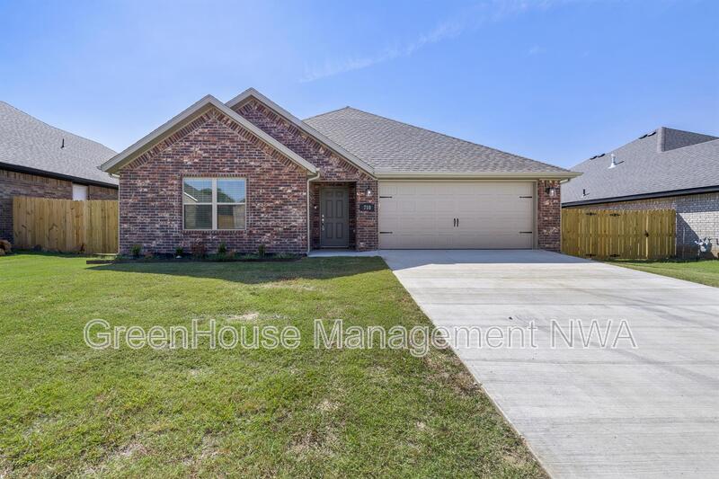 Siloam Springs House: 710 W Jillian Street