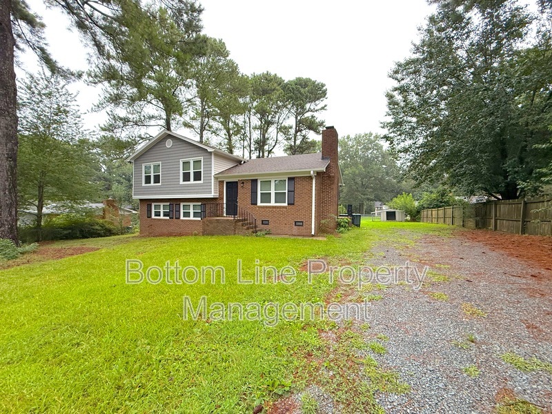 Monroe House: 1714 Sue St