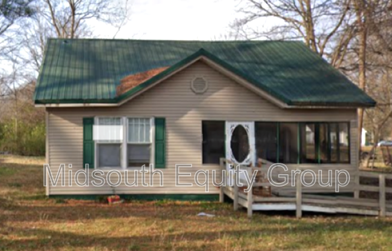 Milan House: 3022 Anderson St