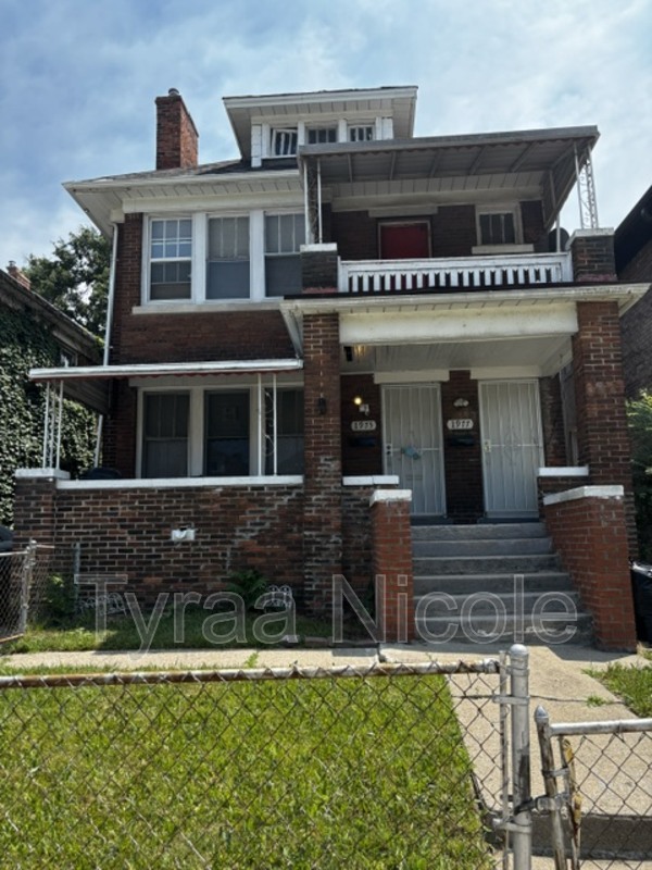 Detroit Condo: 1977 Clairmount Avenue