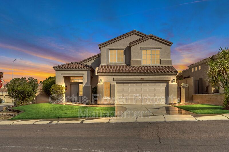 Chandler House: 846 W Carob Dr