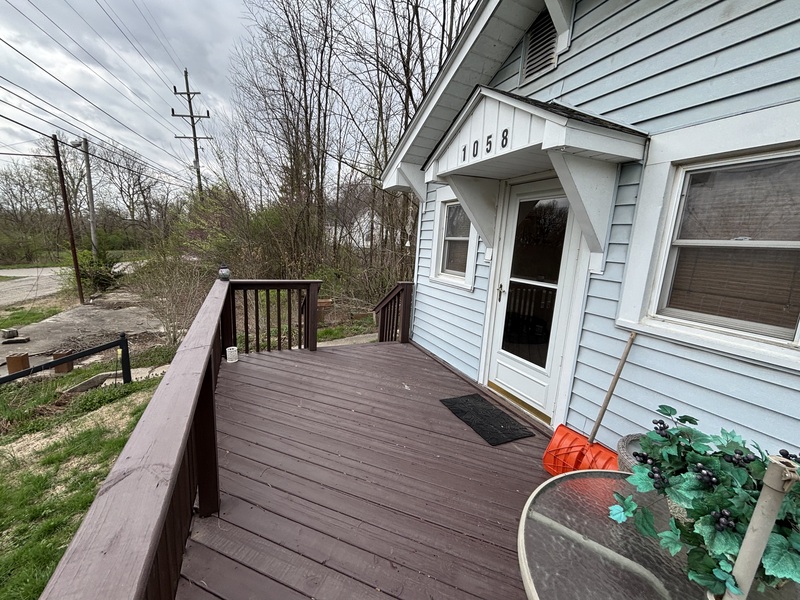 West Terre Haute House: 1058 US-150