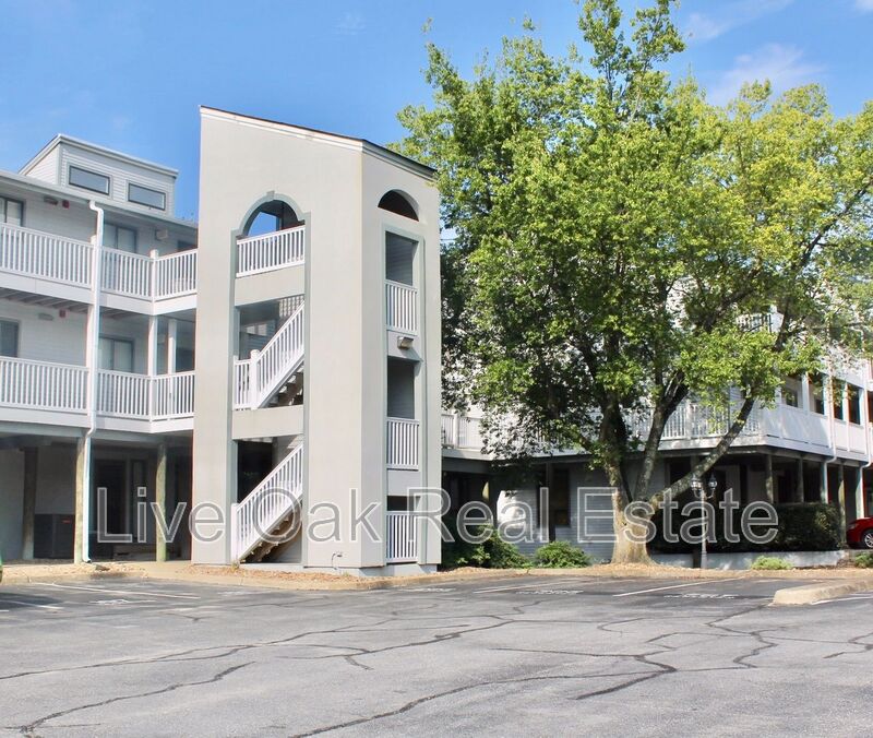 Virginia Beach Condo: 3200 Lynnhaven Dr.