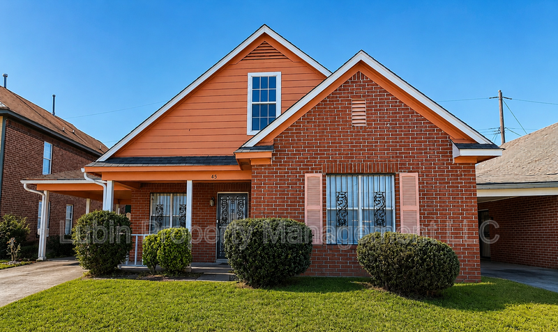 Memphis House: 45 Builders Way