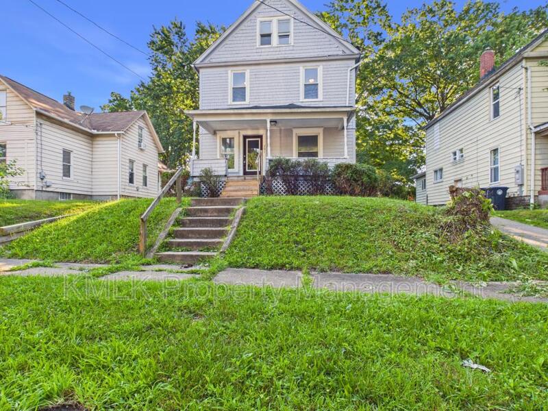 Akron House: 701 Kling St