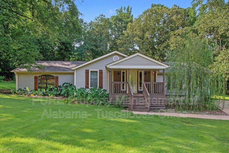 Woodstock House: 299 McElroy Dr