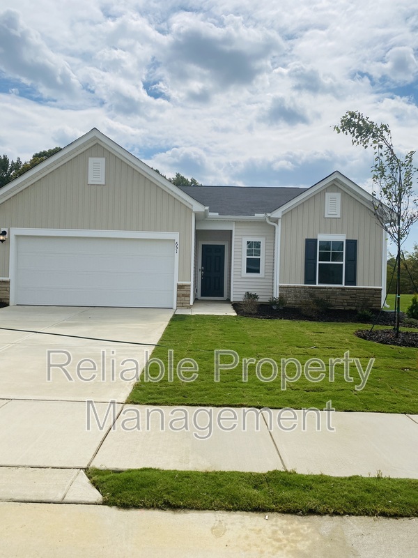 Angier House: 651 Roy Adams Rd