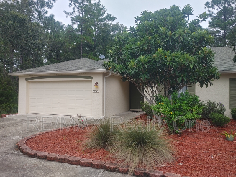 Homosassa House: 6755 West Oak Park Boulevard