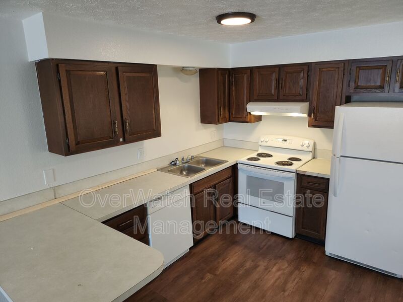 Anchorage House: 821 E 12th Avenue