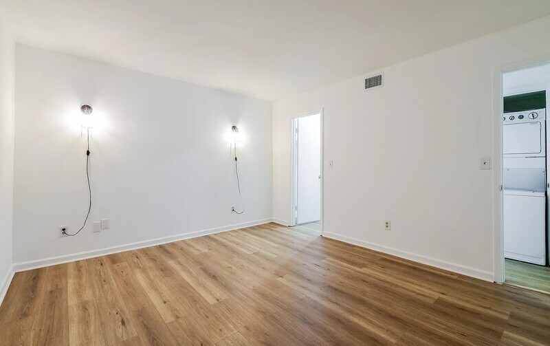 Main Rental Photo 10