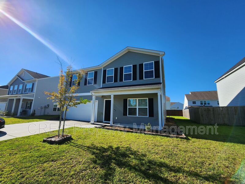 Goose Creek House: 260 Hyrne Drive