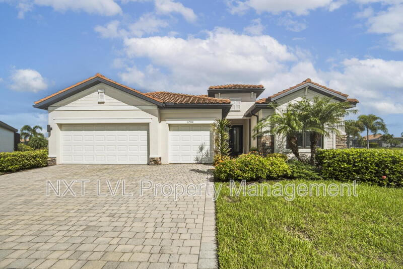 Fort Myers House: 11910 Bay Oak Dr