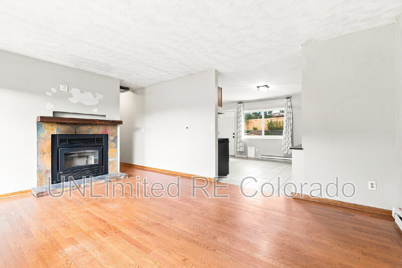 Castle Rock House: 1172 Glen St