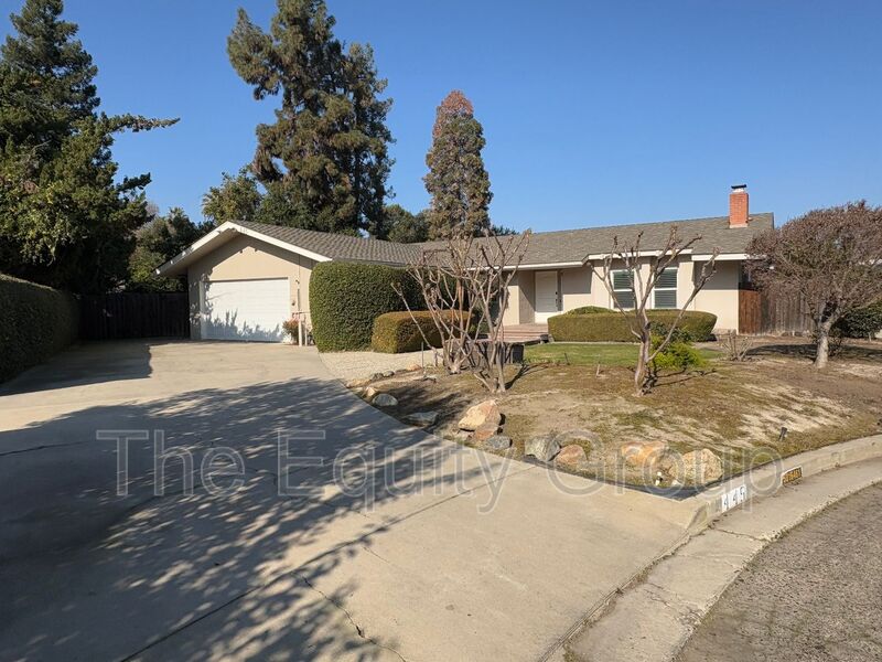 Visalia House: 445 O'Farrell Ct