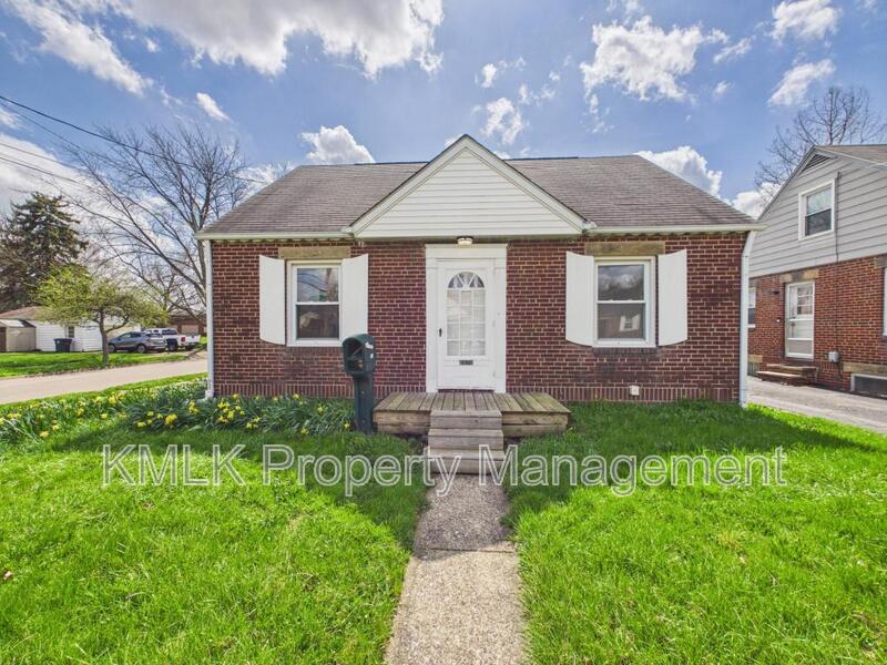 Akron House: 1078 Lindsay Ave