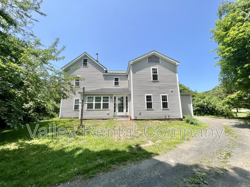 Sunderland House: 122 Old Amherst Road
