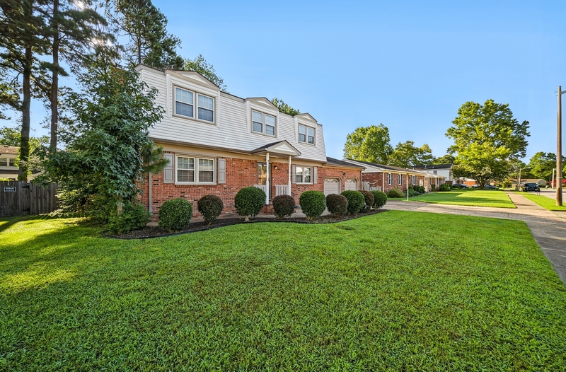Virginia Beach House: 150 Huntington Drive