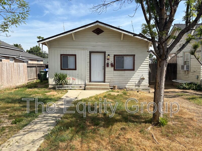 Dinuba Condo: 326 South L St