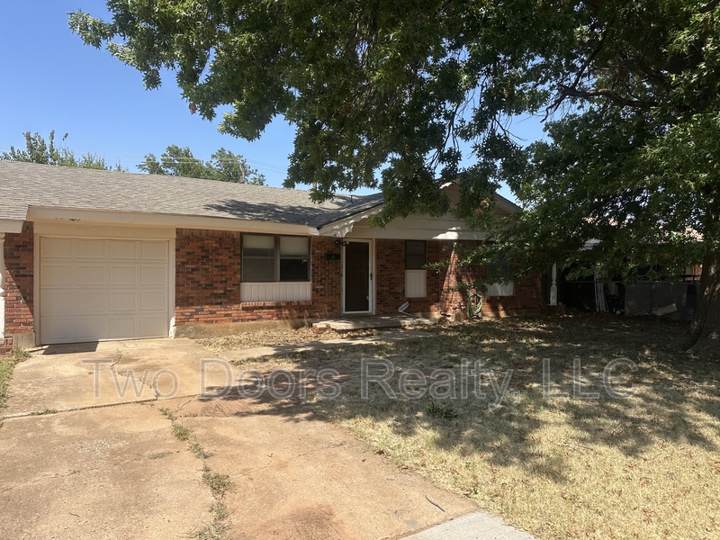 Oklahoma City House: 729 Northeast 37th Street