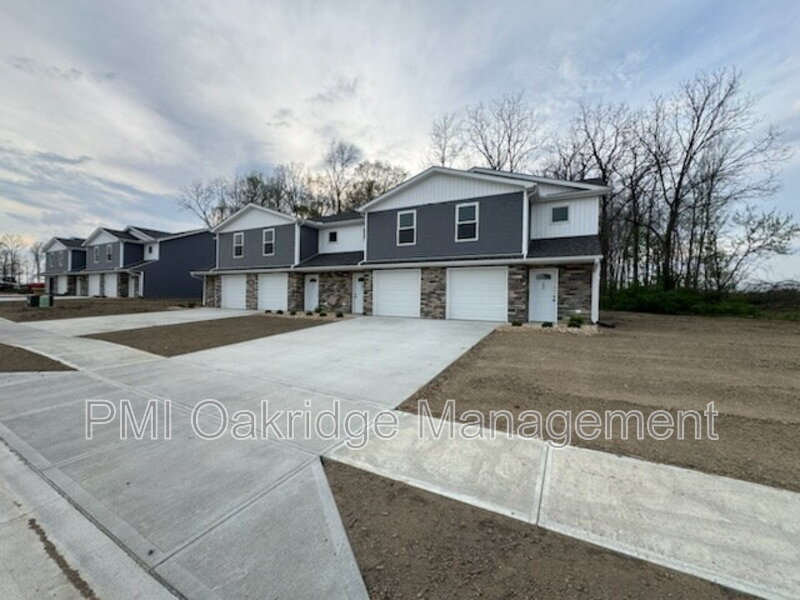 Brookville Condo: 229 Bruns Dr