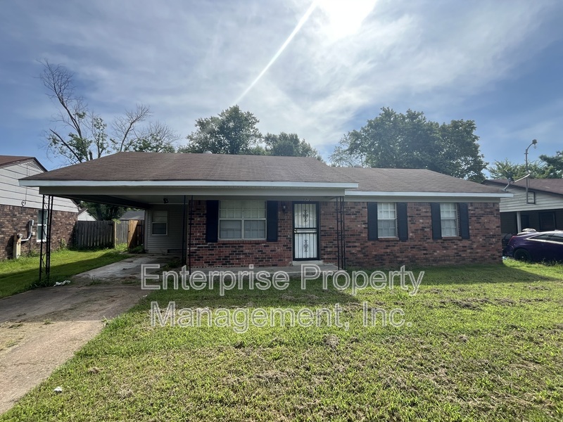 Memphis House: 5312 Plover Dr