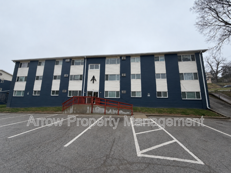 Omaha House: 5703 S 14-9