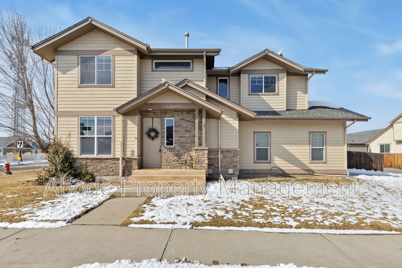 Longmont House: 2104a 18th Avenue