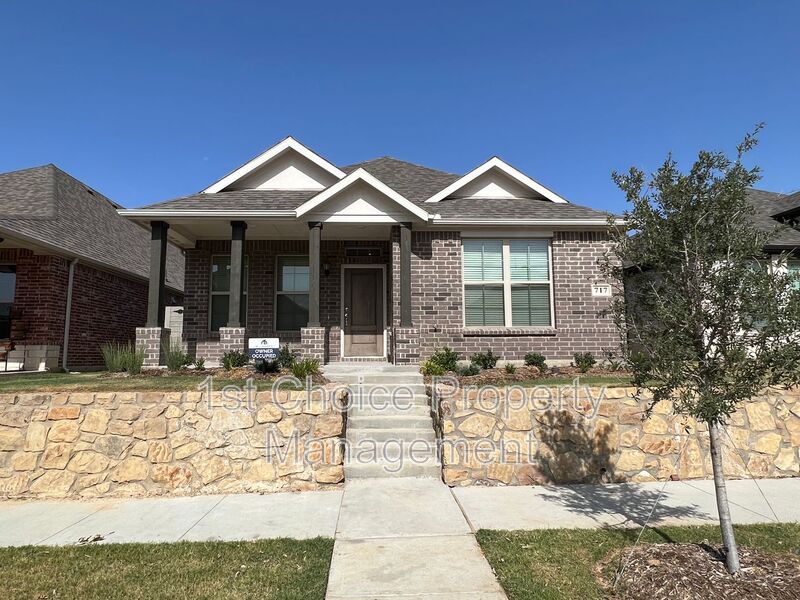 Argyle House: 717 Parkside Dr