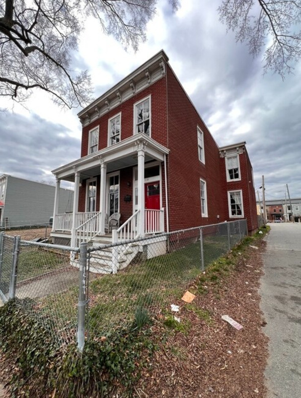 Richmond Condo: 112 S Laurel St