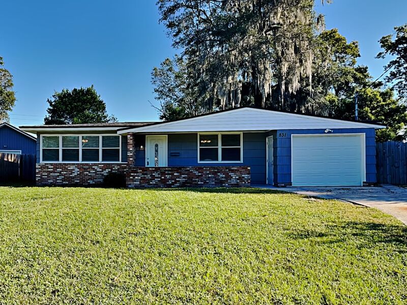 Jacksonville House: 831 Leonie Cir