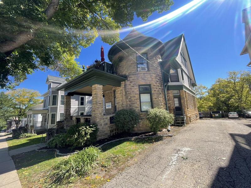 Madison Condo: 137 E Gorham - Unit 2