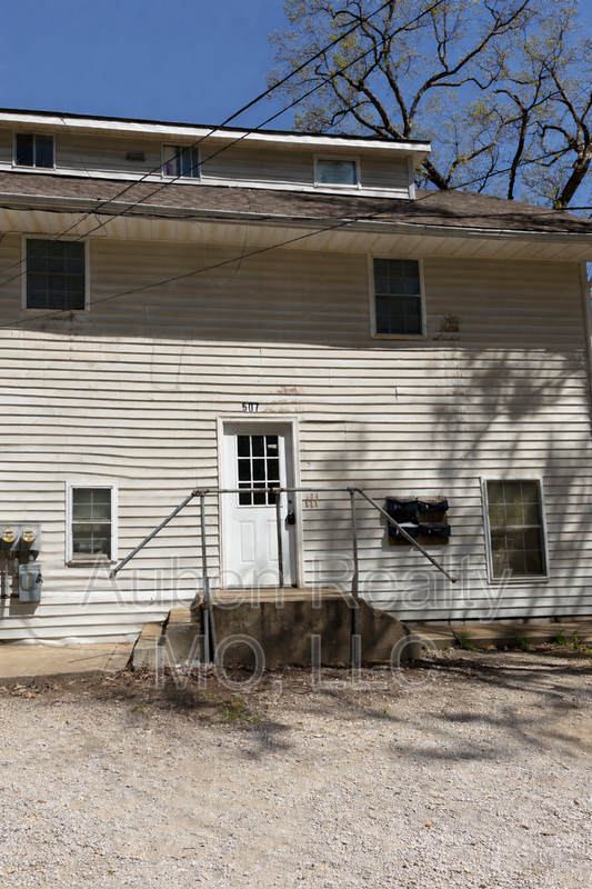 Excelsior Springs Condo: 507 Henrie St.