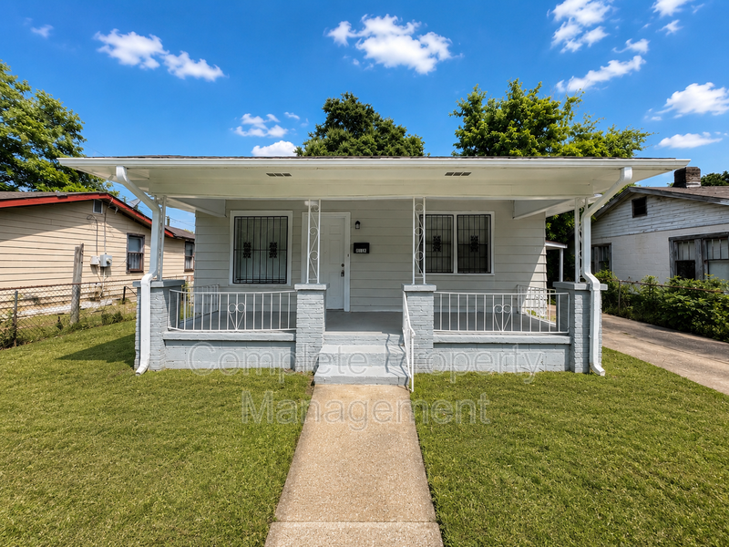 Birmingham House: 6112 Blocton Avenue