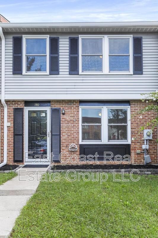 Walkersville Townhome: 140 Sandalwood Court