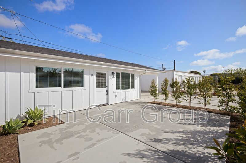 Costa Mesa Condo: 243 E 20th St