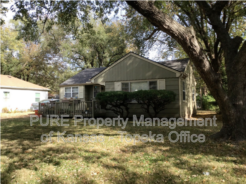 Topeka House: 2412 SW Seabrook