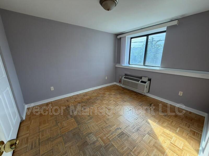 Hamden Condo: 1349 Dixwell Avenue - 18
