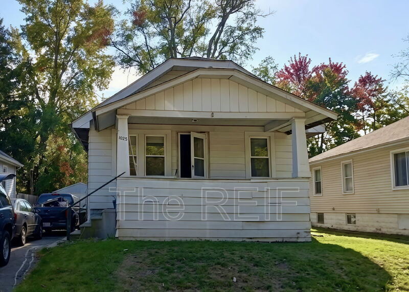 Flint House: 1023 Barrie Avenue