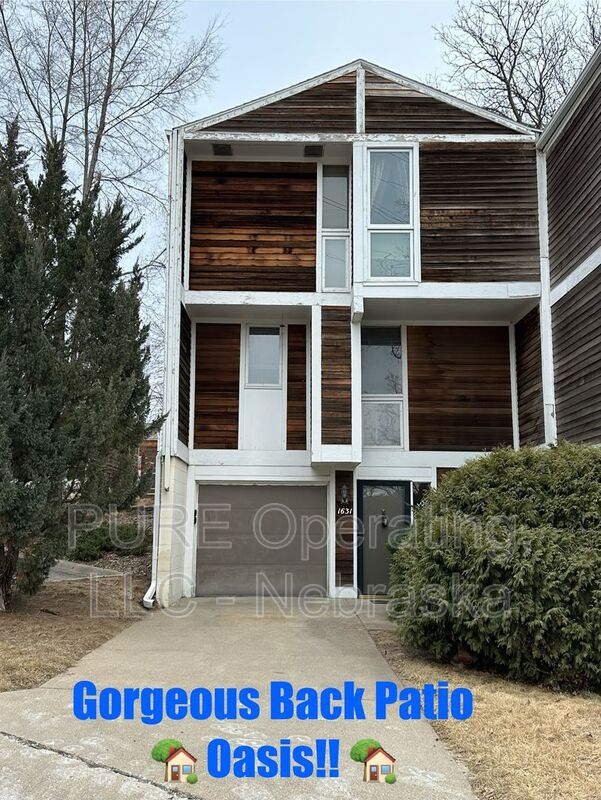 Omaha House: 1631 N 109th Plz