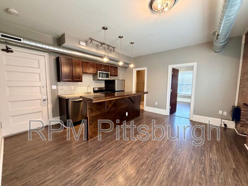 Pittsburgh House: 302 Negley Ave