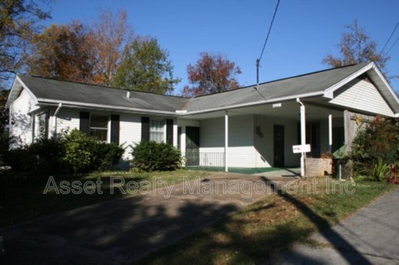 Oak Ridge House: 119 Parsons Road