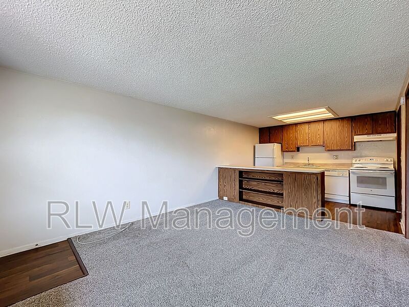 Eustis Condo: 611 Mount Homer Rd