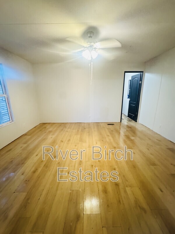 Tyler House: 12182 River Birch Estates