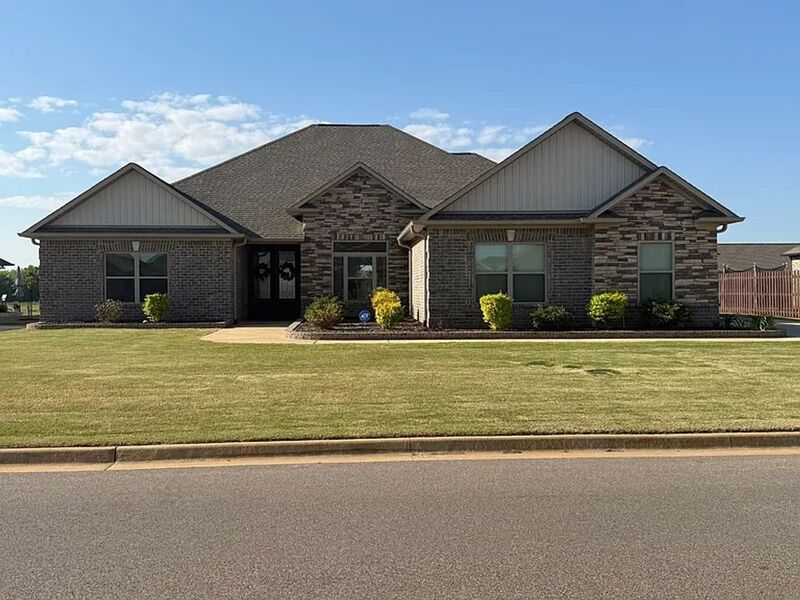 Athens House: 26316 Woodfield Drive