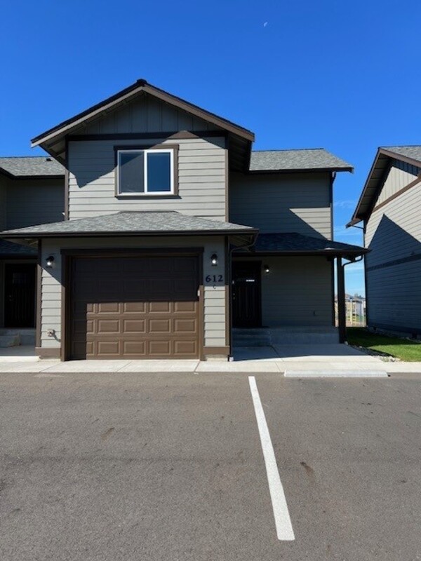 Everson Condo: 612 Mead Avenue Unit C