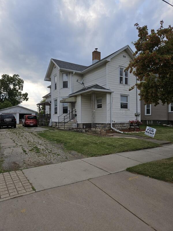 Oshkosh Condo: 425 Monroe Street - Upper