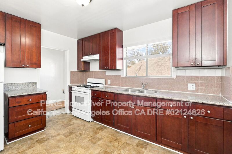 Gardena House: 1433 W 145th Street