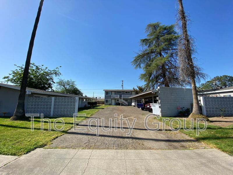 Hanford Condo: 331 E Elm Street