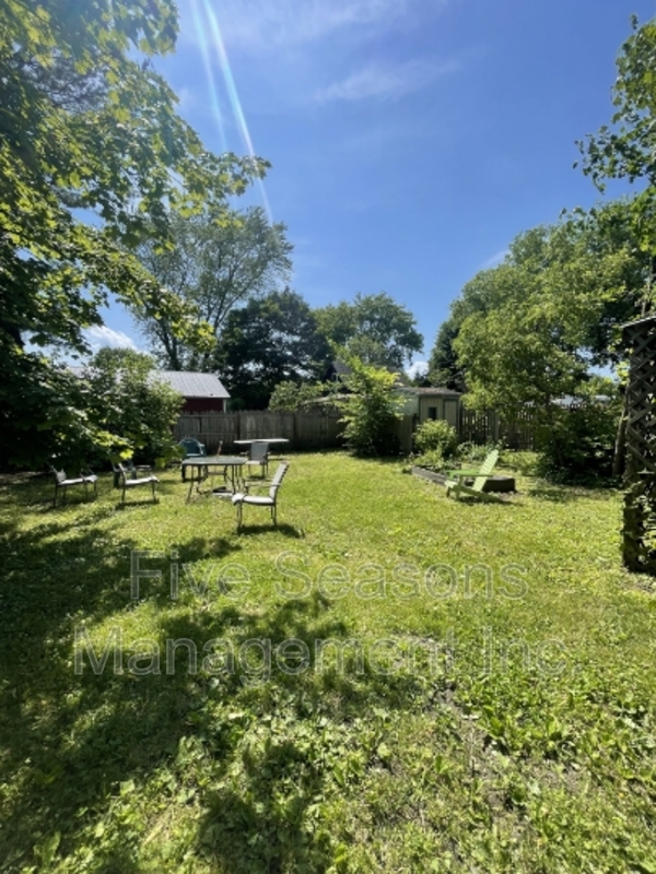 Burlington Condo: 85 Manhattan Drive - 4
